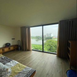 Biệt thự View Sông Bình Lợi. DT 10X20M. Trệt 2 Lầu áp mái