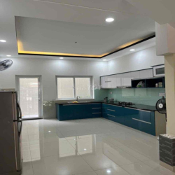 Cho thuê nhà MTNB khu Tên Lửa , DT 4,5x20 có nội thất . Giá 26tr