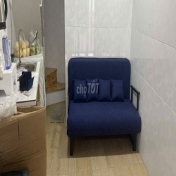 C.chủ cho thuê nhà, đủ nội thất, điện nước giá theo hóa đơn