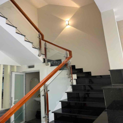 Cho thuê nhà MTNB khu Tên Lửa , DT 4,5x20 có nội thất . Giá 26tr