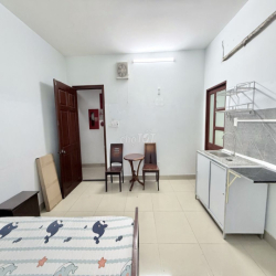 Phòng ngay UTC2 chỉ 1km, full nội thất có máy giặt chung, thang máy