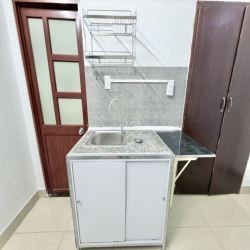 Phòng ngay UTC2 chỉ 1km, full nội thất có máy giặt chung, thang máy