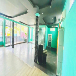 Cho thuê toà nhà 4 tầng đường Lê Hồng Phong, ngã tư lớn tại TP Thủ Dầu