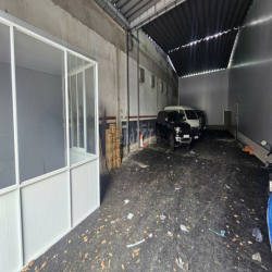 CHO THUÊ KHO 300m2 MẶT TIỀN ĐƯỜNG NGUYỄN KIỆM