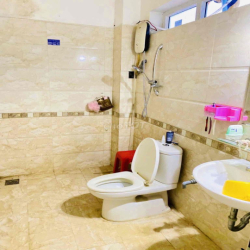 CHO THUÊ NHÀ - MẶT TIỀN SỐ 15 HOÀNG VĂN THÁI – GIÁP ĐƯỜNG LÝ THÁI TỔ