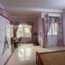 NHÀ MẶT ĐẤT CẦN CHO THUÊ (GIA ĐÌNH HOẶC VĂN PHÒNG)