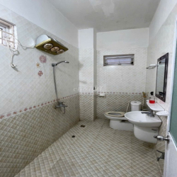 NHÀ MẶT ĐẤT CẦN CHO THUÊ (GIA ĐÌNH HOẶC VĂN PHÒNG)
