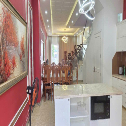 Nhà Melosa 125m2, đầy đủ nội thất, mới, vị trí đẹp, riêng tư