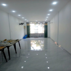 Cho thuê Nguyên căn nhà lầu 2 - Mặt tiền Trần Hưng Đạo, quận 1