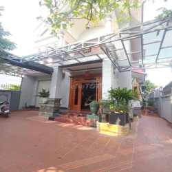 Cho thuê Biệt Thự 3 tầng Nội Thất Gỗ cao cấp,MT đường Ph Trường Thọ