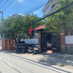 Cho thuê Biệt Thự 3 tầng Nội Thất Gỗ cao cấp,MT đường Ph Trường Thọ