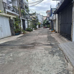 chính chủ cho thuê nhà. Ở hộ gia đình ít người. 
