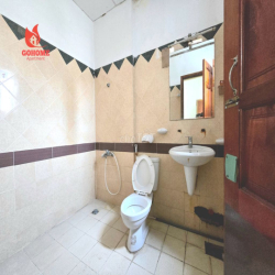 TRỐNG PHÒNG CỬA SỔ NHƯ HÌNH NGAY LÊ VĂN KHƯƠNG - LÊ THỊ RIÊNG