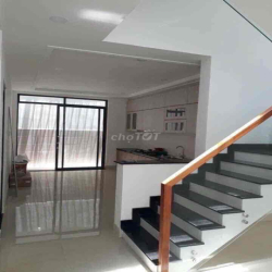 CHO THUÊ NHÀ ( BIỆT THỰ) HXT 985/  ĐƯỜNG ÂU CƠ