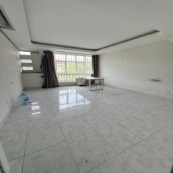 Cho thuê nhà liền kề 2 mặt tiền ở Nguyễn Khánh Toàn, Cầu Giấy. 36tr