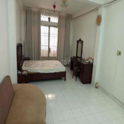 nhà 3 PHÒNG NGủ 4x10 nam kỳ khởi nghĩa. đủ nội thất