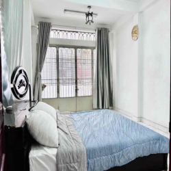 nhà 3 PHÒNG NGủ 4x10 nam kỳ khởi nghĩa. đủ nội thất