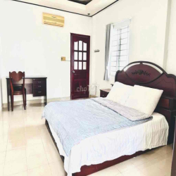 nhà 3 PHÒNG NGủ 4x10 nam kỳ khởi nghĩa. đủ nội thất