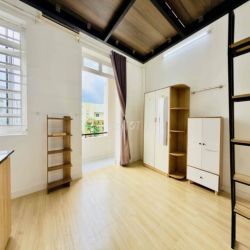 Duplex ban công sau lưng siêu thị Go Tô Hiến Thành