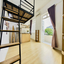 Duplex ban công sau lưng siêu thị Go Tô Hiến Thành