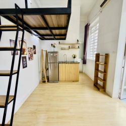 Duplex ban công sau lưng siêu thị Go Tô Hiến Thành