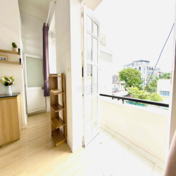 Duplex ban công sau lưng siêu thị Go Tô Hiến Thành