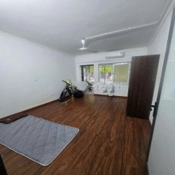 Cho thuê căn hộ 2 phòng ngủ, tầng 2, tập thể Nguyễn Công Trứ, 70m2