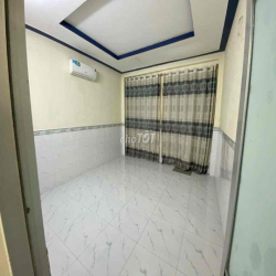 CHO THUÊ NHÀ ĐƯỜNG TÂY THẠNH NGAY KHÚC LÊ TRỌNG TẤN 4 x 18 M 