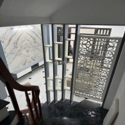 Cho thuê nhà Việt Hưng, 35m, 5 tầng, full đồ, ô tô đỗ cửa, nhà mới.8tr