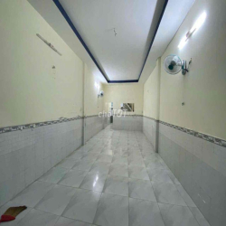 CHO THUÊ NHÀ ĐƯỜNG TÂY THẠNH NGAY KHÚC LÊ TRỌNG TẤN 4 x 18 M 