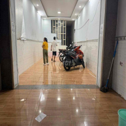 Nhà MT KD khu Tên Lửa 4x20,3.5 tấm,4 phòng nhà đẹp sạch sẽ