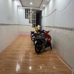 Nhà MT KD khu Tên Lửa 4x20,3.5 tấm,4 phòng nhà đẹp sạch sẽ
