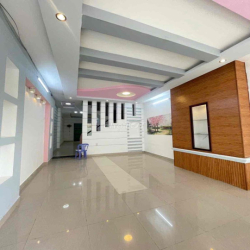 Nhà lầu mới 3 phòng 3 máy lạnh KDC Hồng Phát