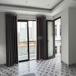 Phòng trọ mặt đường  Ô tô tránh-  279 Hoàng mai