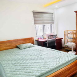 Lâm Hạ ngay phố Hồng Tiến , Vị trí đẹp , nhận nhà ở ngay