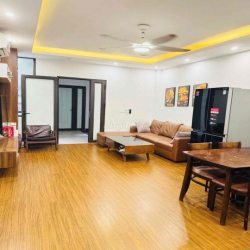 Lâm Hạ ngay phố Hồng Tiến , Vị trí đẹp , nhận nhà ở ngay