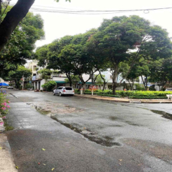 Nhà Hầm 3 Lầu View Công Viên Nguyên Hồng, Bình Thạnh – Chỉ 23 Triệu/Th