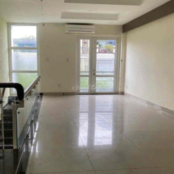 Nhà Hầm 3 Lầu View Công Viên Nguyên Hồng, Bình Thạnh – Chỉ 23 Triệu/Th