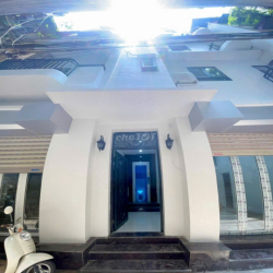 CHÍNH CHỦ CHO THUÊ NHÀ KD LƯU TRÚ HOẶC VP KHU T.TÂM SÁT HỒ GƯƠM