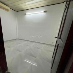 nhà mới cho thuê 4pn.2wc. có sân để xe