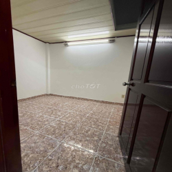 nhà mới cho thuê 4pn.2wc. có sân để xe