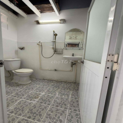 nhà mới cho thuê 4pn.2wc. có sân để xe