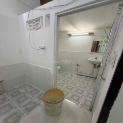 nhà mới cho thuê 4pn.2wc. có sân để xe