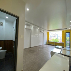 Văn phòng giờ tự do 24/7 65m2 giá 9,5tr mặt tiền Trường Sơn sân bay