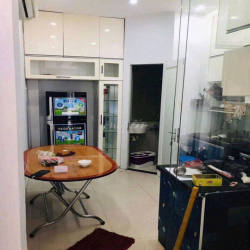 Cho thuê nhà nguyên căn hẻm xe hơi đường CMT8 quận 10, chợ Hòa Hưng