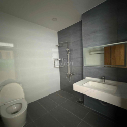 CHO THUÊ CĂN HỘ STUDIO BAN CÔNG TO-Full nội thất-Ngay gần Sala