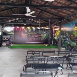 Bán nhà trên mặt đường chính kinh doanh thuận tiện.