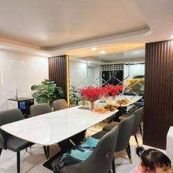 Bán nhà phố Nguyễn Công Hòa