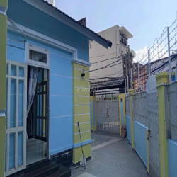 Cho thuê Nhà nguyên căn có Sân vườn. Vòng xoay KCX Tân Thuận