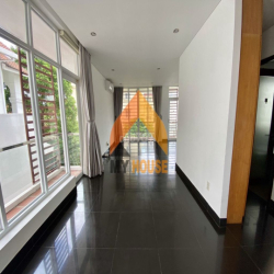 Ê HỀ Ê HỀ , VILLA 1000 ĐIỂM KHÔNG CÓ NHƯNG TOẠ LẠC TT THẢO ĐIỀN-Q2